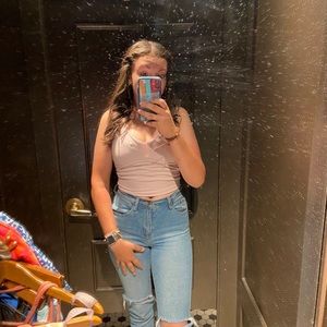 Meet your Posher, Becca